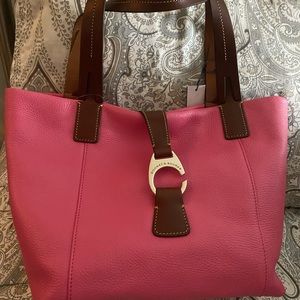 Beautiful leather dooney bourke